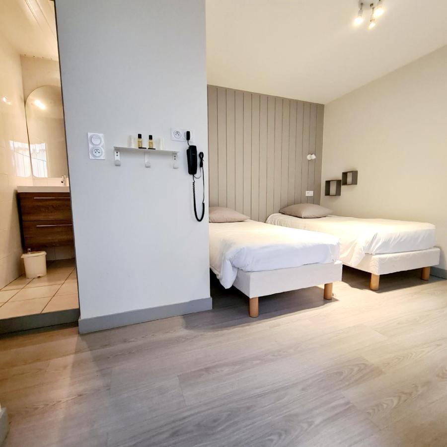 Hotel Caravelle Contact Hotel โรชฟอร์ ภายนอก รูปภาพ