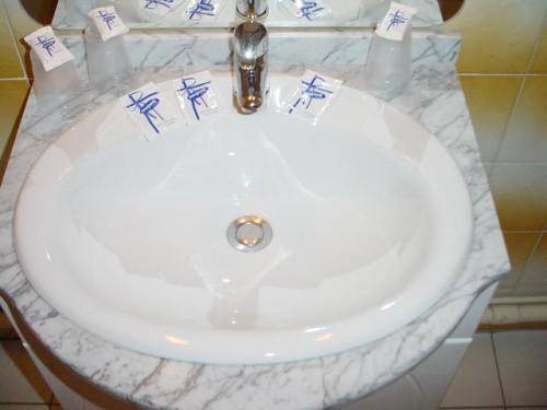 Hotel Caravelle Contact Hotel โรชฟอร์ ภายนอก รูปภาพ
